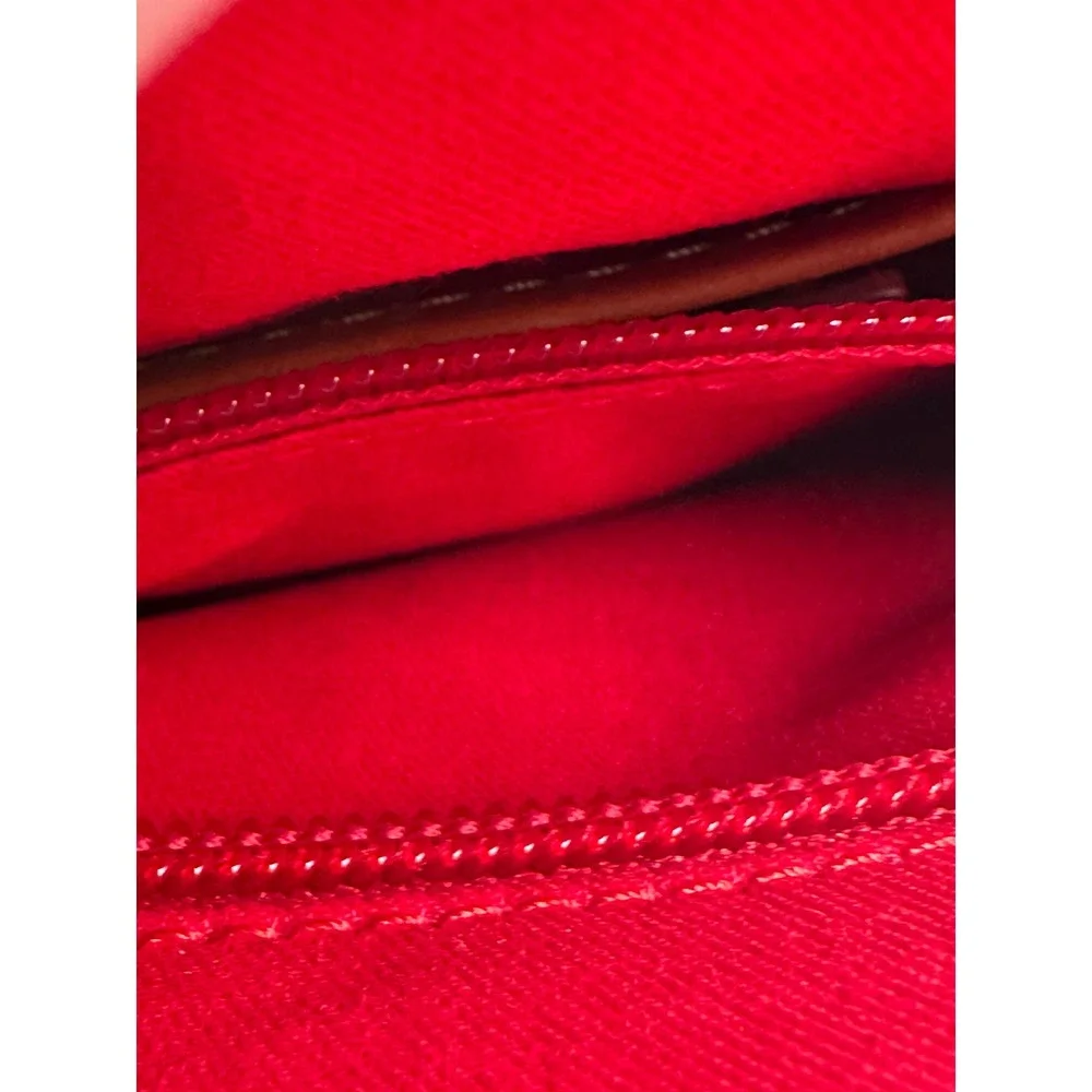 Dooney & Bourke no longer